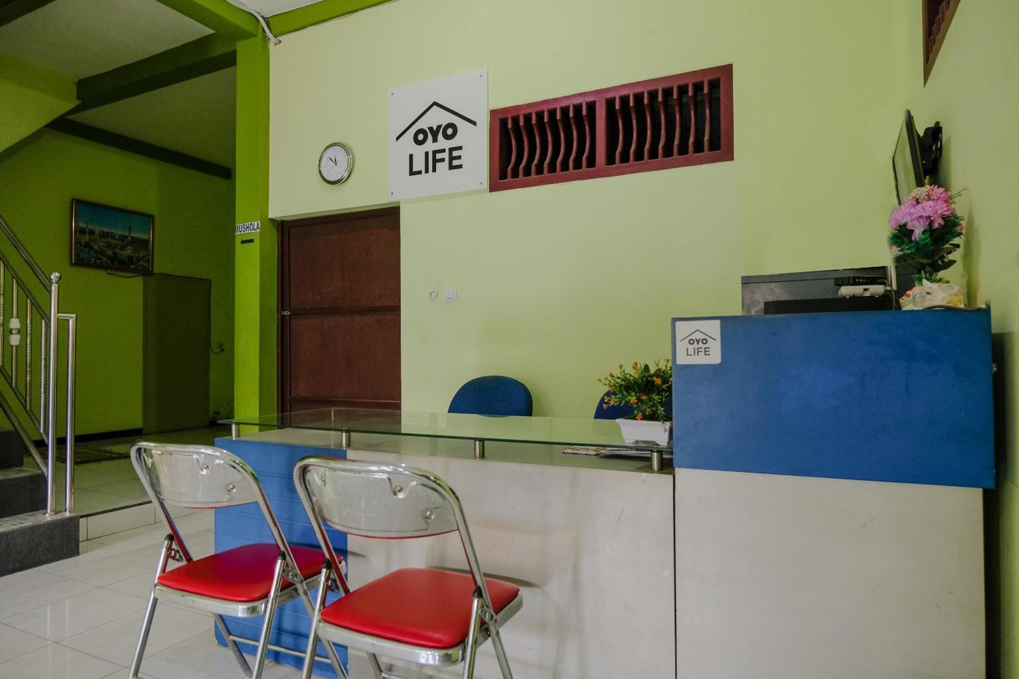 Oyo Life 2508 Alba Suites Homestay Syariah Tulungagung Exterior foto