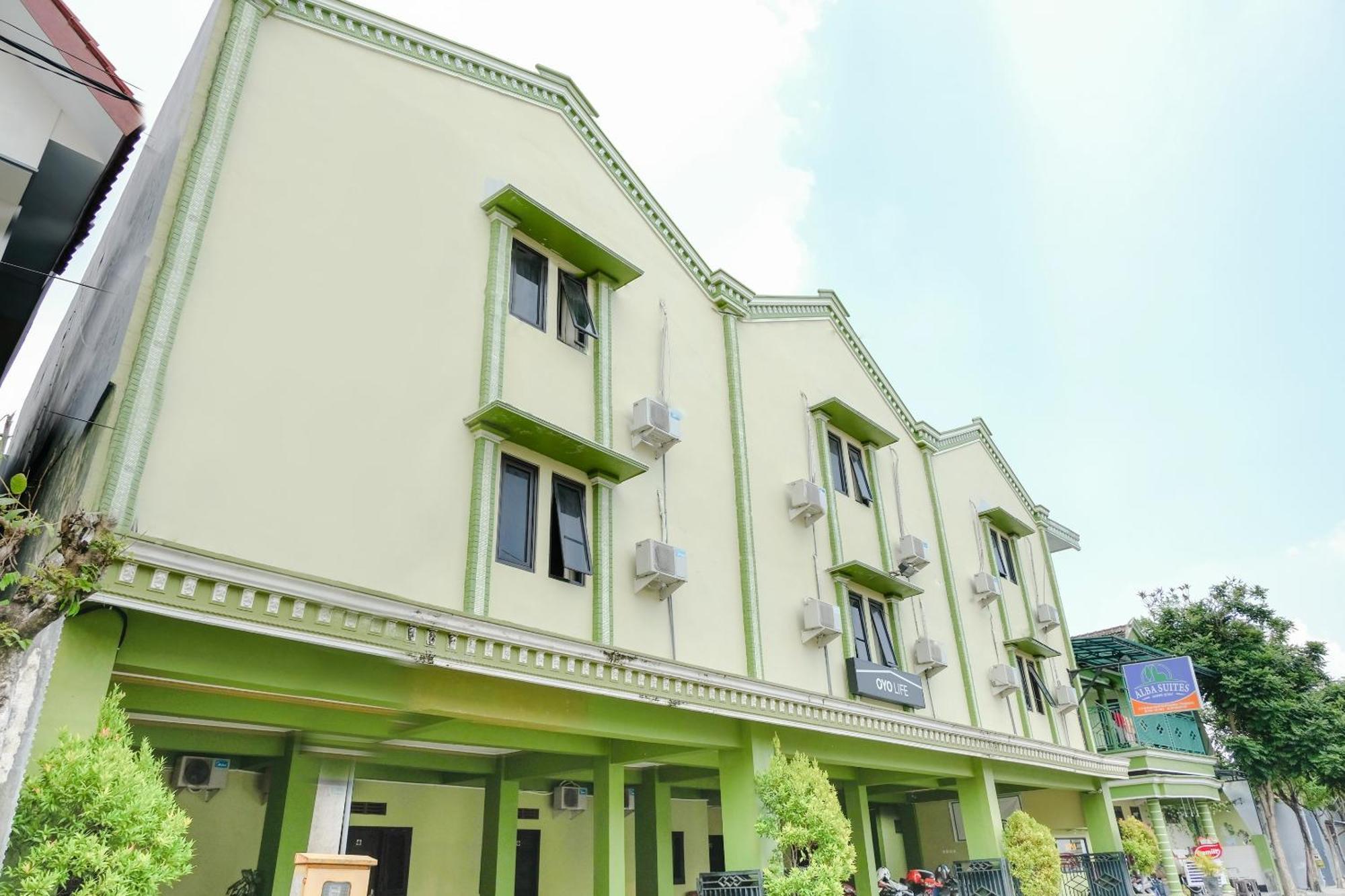 Oyo Life 2508 Alba Suites Homestay Syariah Tulungagung Exterior foto